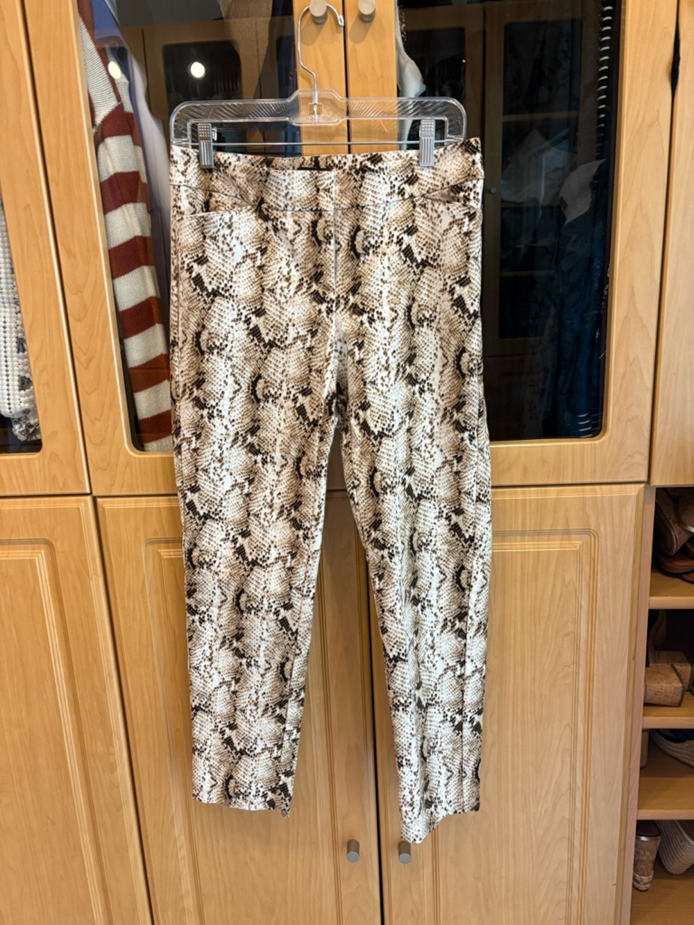 WHBM slim ankle pant 4R